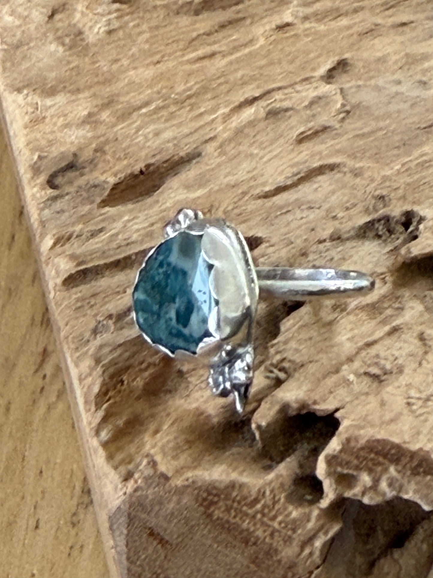 Hava Ridge dragonfly ring