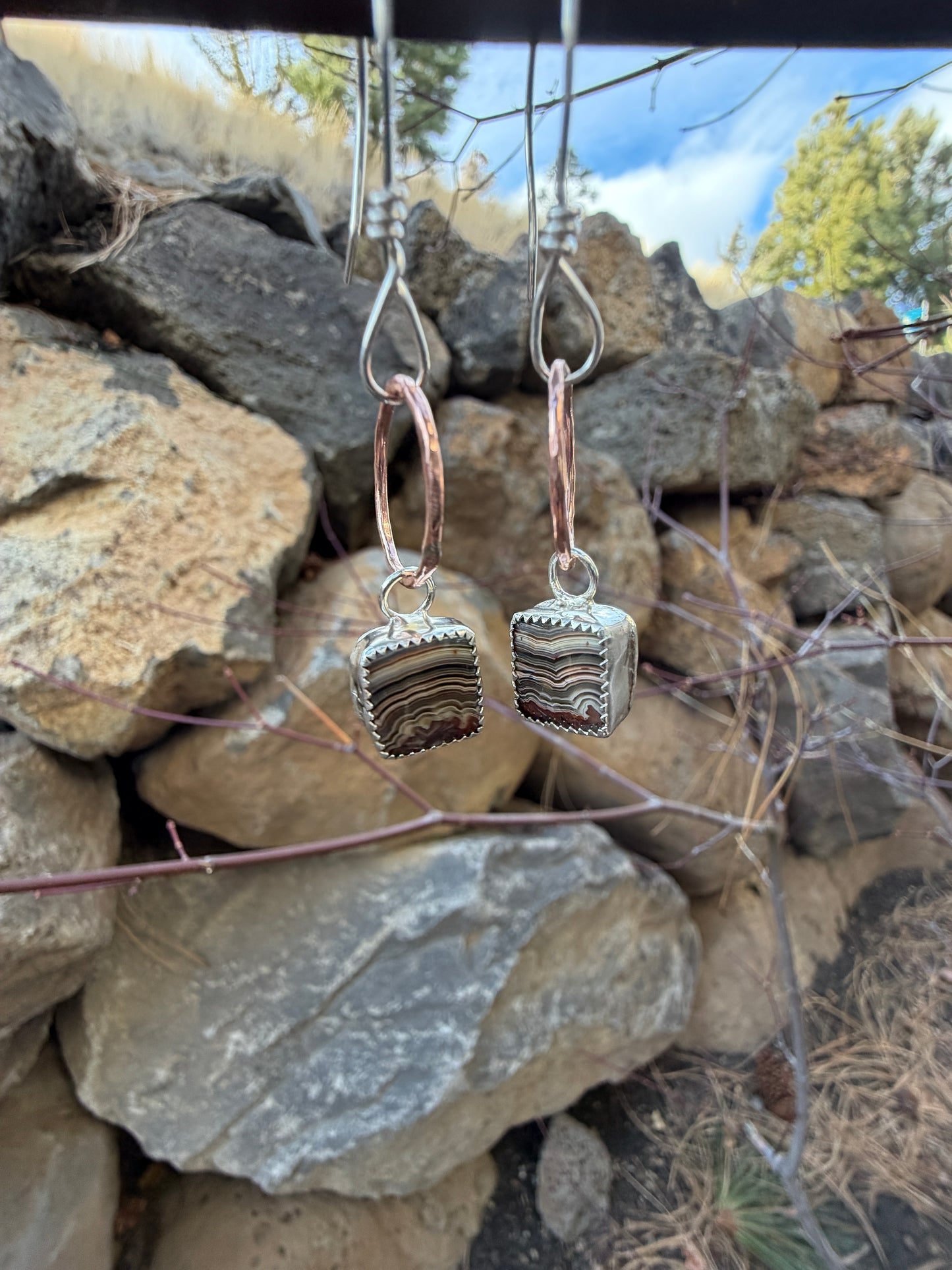 Crazy lace agate and copper hoop earrings