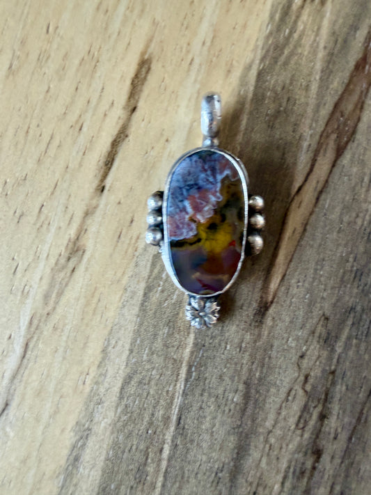 Shoreline Agate pendant